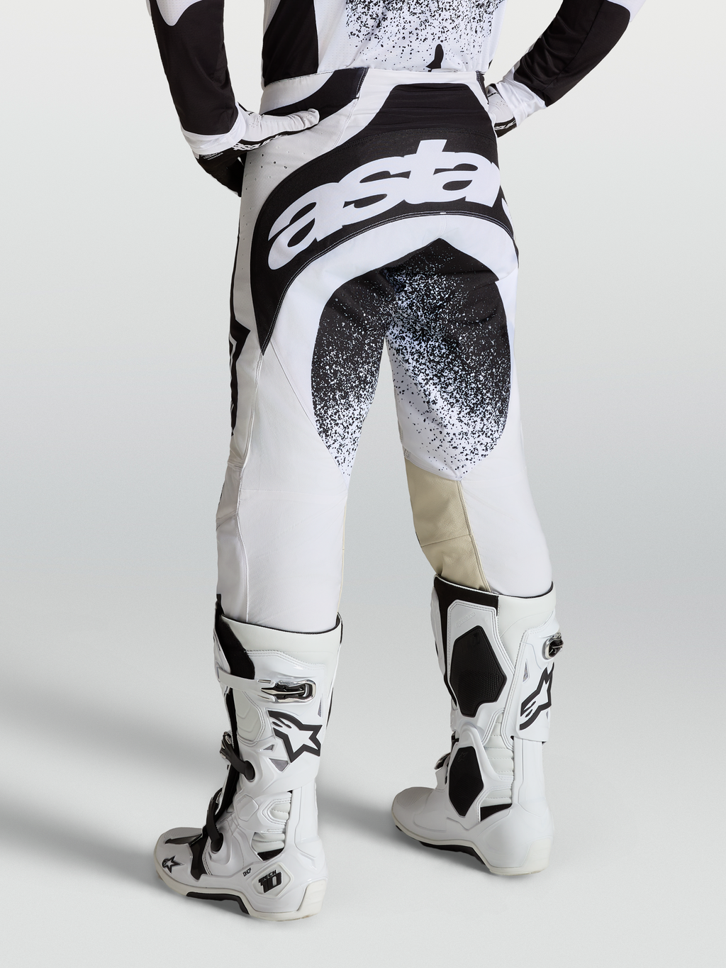 Techstar Swan Pants