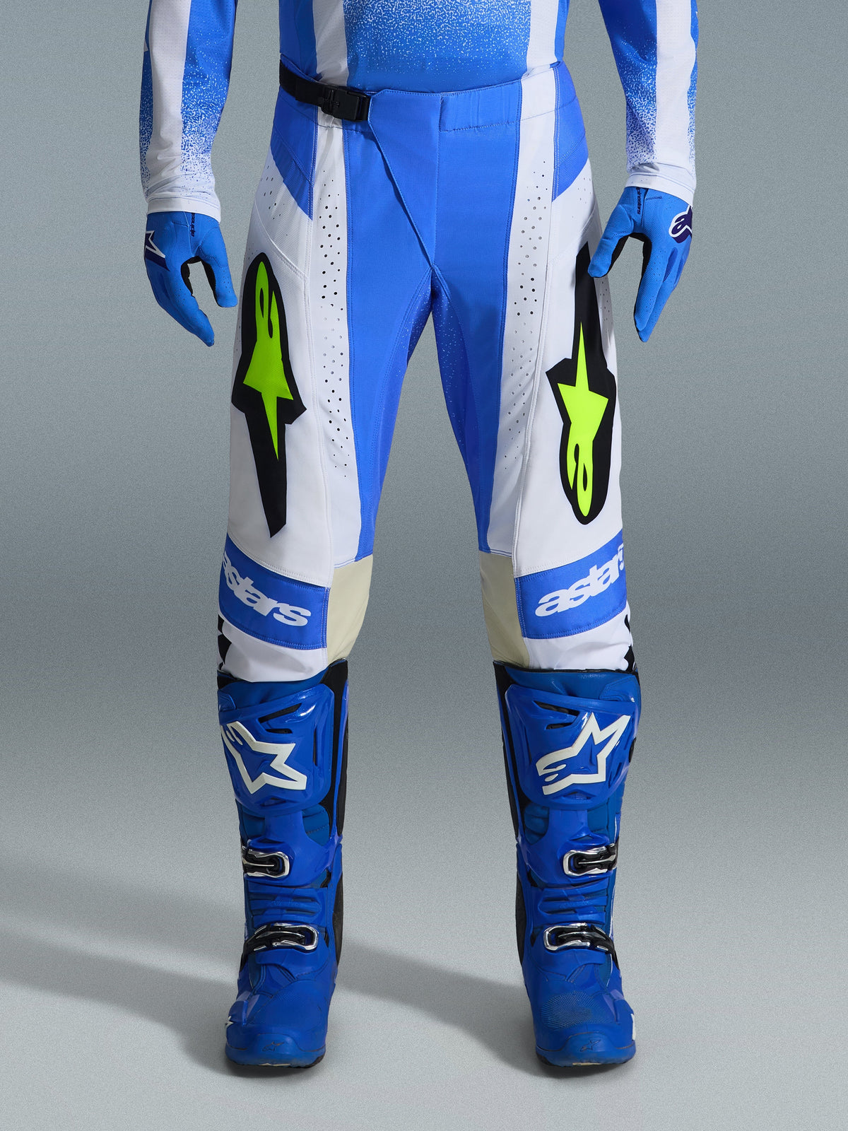 2026 Techstar Knif Gear Set