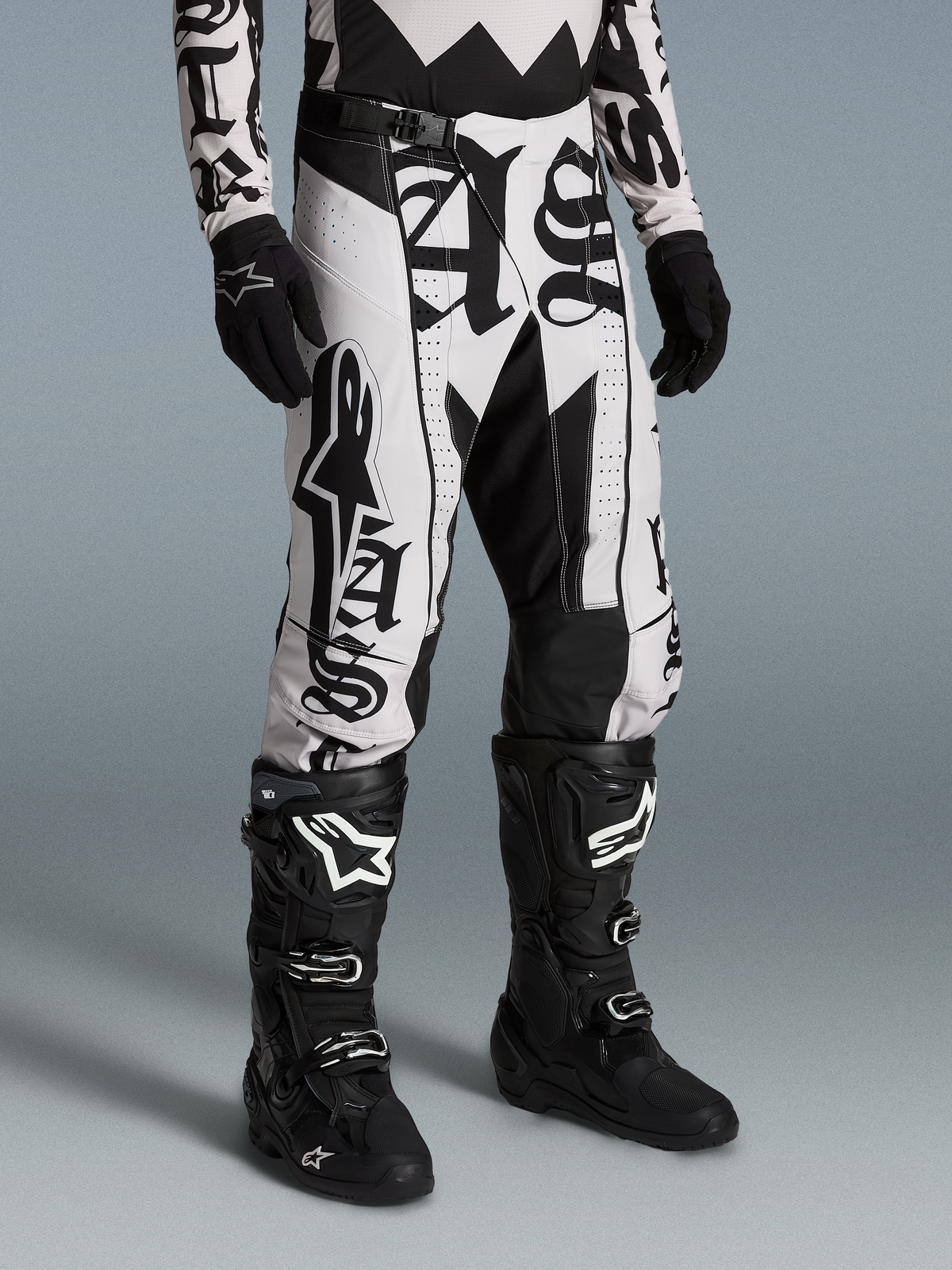 Limited Edition Techstar Wolf Dust Gear Set