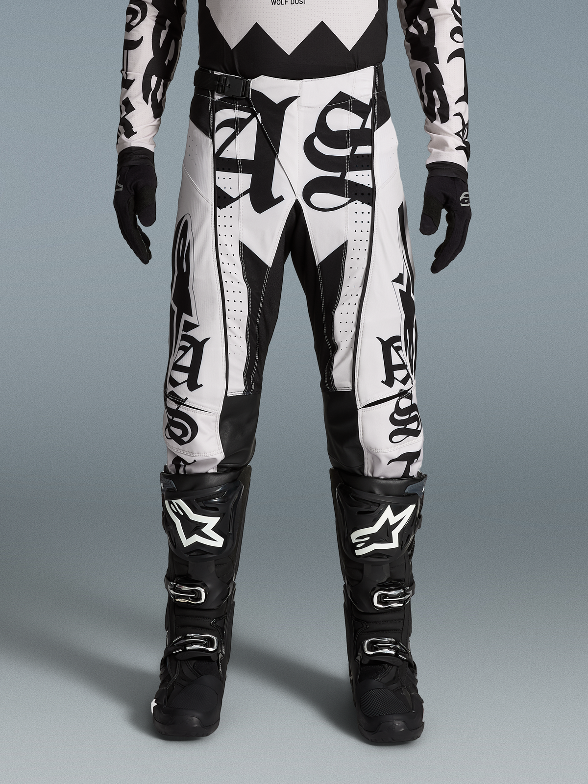 Limited Edition Techstar Wolf Dust Gear Set