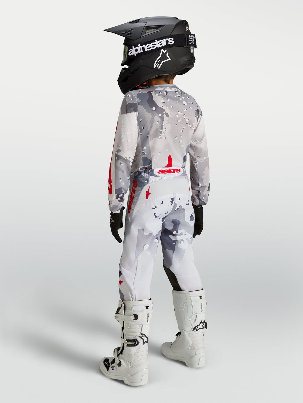 Youth Fluid Lone Gear Set